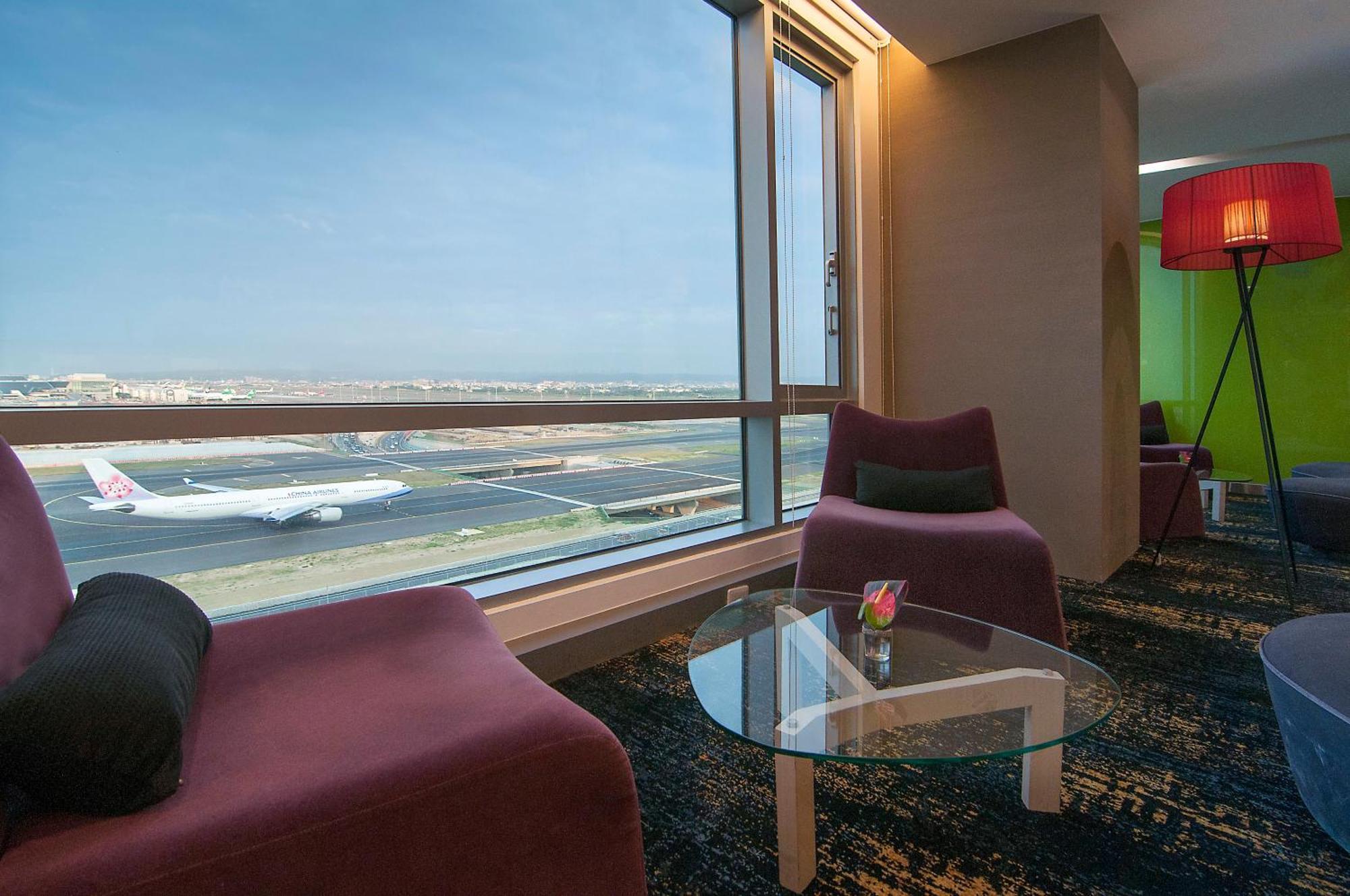 Hotel Hyatt Regency Taoyuan International Airport Exteriér fotografie The lounge at the airport